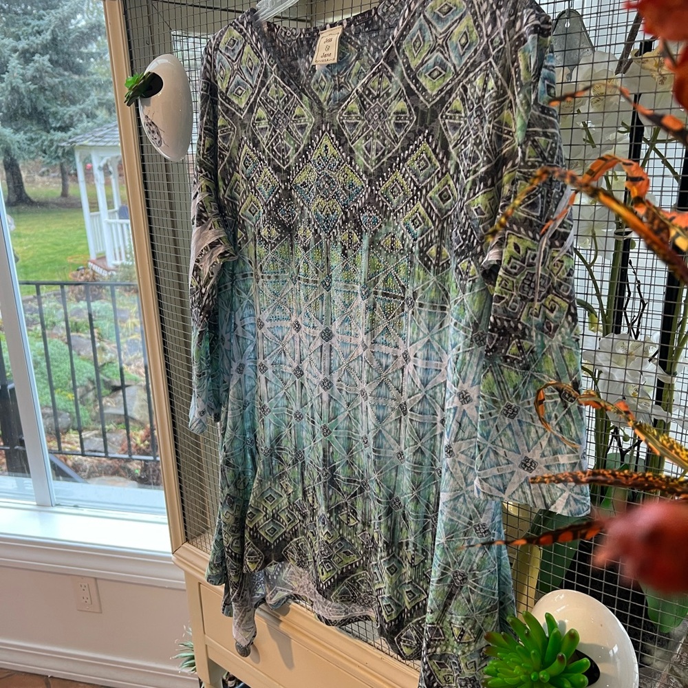 Jess & Jane Geometric Patterned Asymmetrical Tuni… - image 2